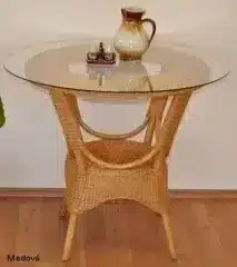Ratanový jídelní stůl Wanuta