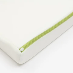 Kojenecký polštář - klín New Baby STANDARD 38x30x7 cm Aloe vera