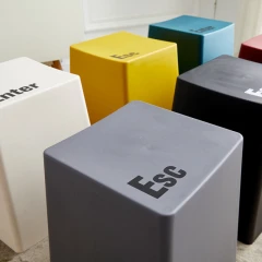 Taburet, šedá plast, KLAVO