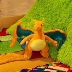 Plyšová hračka Pokémon Charizard s ohněm PHPL1866