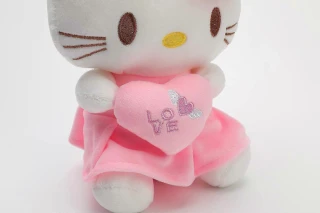 Plyšová hračka Hello Kitty se srdíčkem PHPL2115