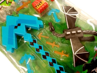 Kolekce figurek Minecraft Diamantový meč s doplňky 12ks Kolekce figurek Minecraft Diamantový meč s doplňky 12ks