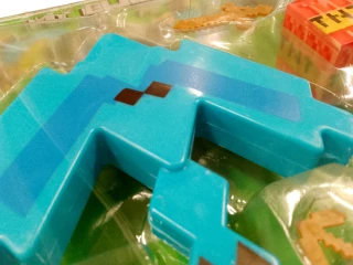 Kolekce figurek Minecraft Diamantový meč s doplňky 12ks Kolekce figurek Minecraft Diamantový meč s doplňky 12ks