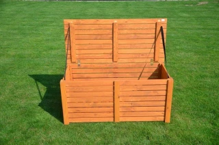 BOX na podsedáky dřevěný