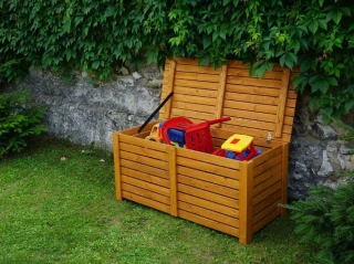 BOX na podsedáky dřevěný
