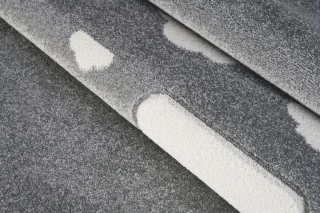Dětský koberec MRAKY stříbrnošedý/ bílý