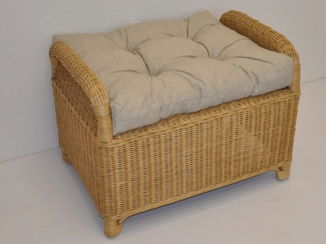 Ratanová taburetka Ear medová polstr béžový melír