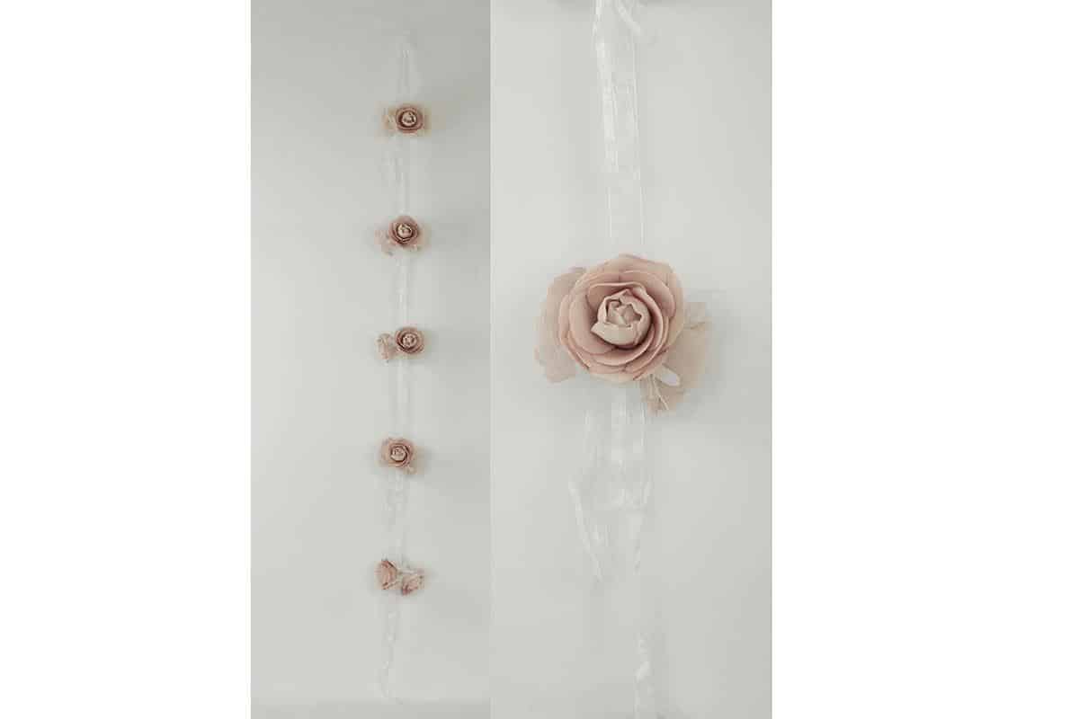 Levně Autronic Girlanda s růžičkami na stuze PRZ2902