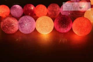 Bavlněné svítící LED kuličky Cotton Balls - light berry