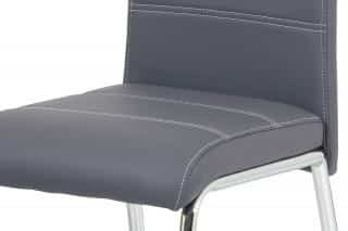 Jídelní židle, potah šedá ekokůže, bílé prošití, kovová čtyřnohá chromovaná podnož HC-484 GREY